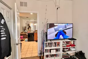 2010 Freeport Ln, Riviera Beach, FL 33404 - Photo 5