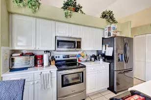 5317 Oakmont Village Cir, Lake Worth, FL 33463 - Photo 7