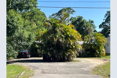 203 E Easy Street, Fort Pierce, FL 34982 - Photo 5