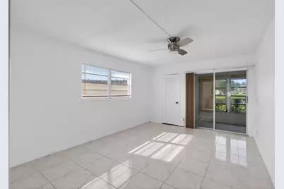 1036 Hythe B #B, Boca Raton, FL 33434 - Photo 15