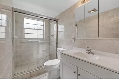 1036 Hythe B #B, Boca Raton, FL 33434 - Photo 23