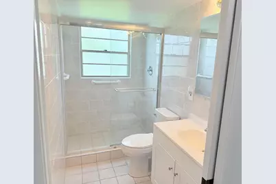 1036 Hythe B #B, Boca Raton, FL 33434 - Photo 21