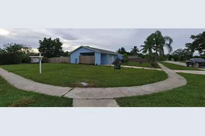 201 NE Solida Circle, Port Saint Lucie, FL 34983 - Photo 3