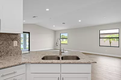 73 Las Casitas Court, Fort Pierce, FL 34951 - Photo 9