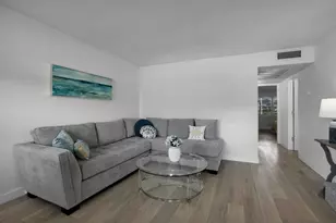 1084 Guildford E, Boca Raton, FL 33434 - Photo 9