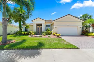 525 SW Lake Manatee Way, Port Saint Lucie, FL 34986 - Photo 1