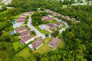 660 NE Moss Rose Pl, Port Saint Lucie, FL 34983 - Photo 33