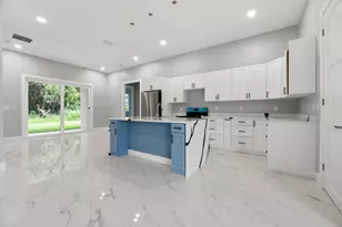 660 NE Moss Rose Pl, Port Saint Lucie, FL 34983 - Photo 3