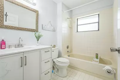 6537 SE Federal Highway #202, Stuart, FL 34997 - Photo 9