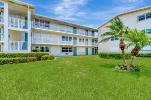 210 Horizons E, Boynton Beach, FL 33435 - Photo 9