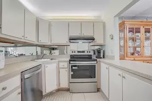 331 Knotty Pine Cir, Greenacres, FL 33463 - Photo 19