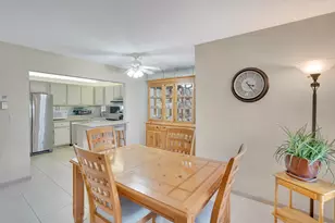 331 Knotty Pine Cir, Greenacres, FL 33463 - Photo 9