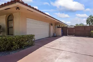 3819 N Ocean Dr, Riviera Beach, FL 33404 - Photo 7