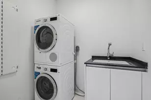 300 Biscayne Blvd Way, Miami, FL 33131 - Photo 21