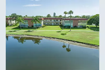 76 Royal Oak Drive #205, Vero Beach, FL 32962 - Photo 3