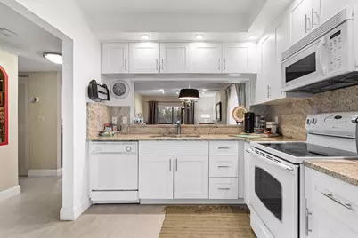 5200 E Club Circle #106, Boca Raton, FL 33487 - Photo 5