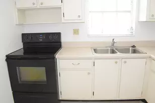 2930 Crosley Dr E, West Palm Beach, FL 33415 - Photo 7