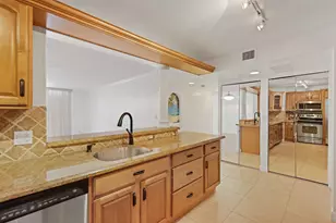 1147 Hillsboro Mile, Pompano Beach, FL 33062 - Photo 17