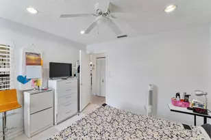 10900 Waterberry Ct, Boca Raton, FL 33498 - Photo 17