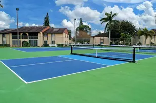 335 Pine Ridge Cir, Greenacres, FL 33463 - Photo 21