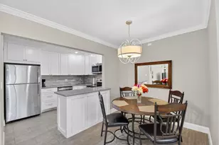 335 Pine Ridge Cir, Greenacres, FL 33463 - Photo 7