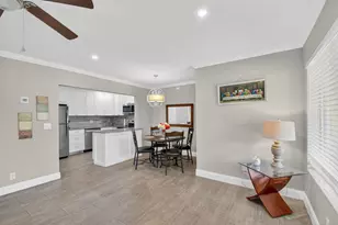 335 Pine Ridge Cir, Greenacres, FL 33463 - Photo 5