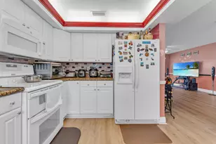 2745 Cambridge Rd, Lake Worth, FL 33462 - Photo 15
