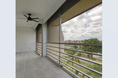 3590 Via Poinciana #614, Lake Worth, FL 33467 - Photo 13