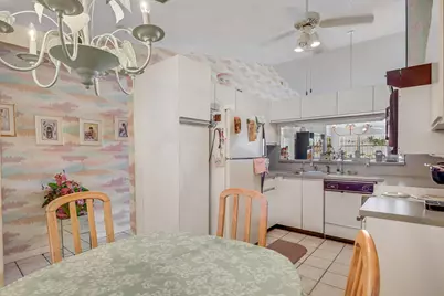 7610 Tahiti Lane #201, Lake Worth, FL 33467 - Photo 11