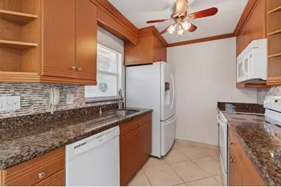228 Brittany E, Delray Beach, FL 33446 - Photo 9