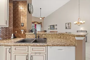 1634 SW Harbour Isles Cir, Port Saint Lucie, FL 34986 - Photo 19