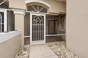 1634 SW Harbour Isles Cir, Port Saint Lucie, FL 34986 - Photo 5