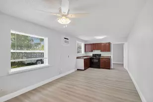 323 S E St, Lake Worth Beach, FL 33460 - Photo 7