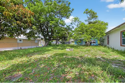 323 S E Street, Lake Worth Beach, FL 33460 - Photo 23