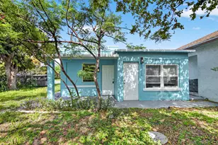 323 S E St, Lake Worth, FL 33460 - Photo 1