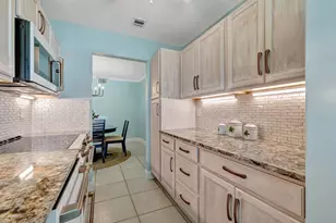 215 Manatee Ln, Fort Pierce, FL 34952 - Photo 9