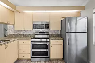 2846 SW Lakemont Pl, Palm City, FL 34990 - Photo 9