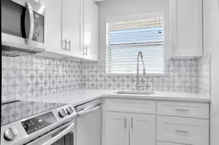 2400 NE 10th St, Pompano Beach, FL 33062 - Photo 21