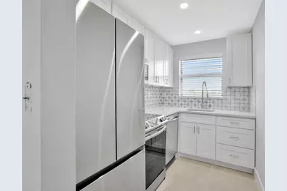 2400 NE 10th Street #506, Pompano Beach, FL 33062 - Photo 9