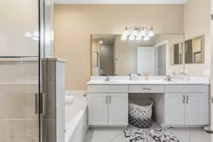 624 NE Bent Paddle Ln, Port Saint Lucie, FL 34983 - Photo 19