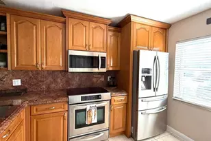 40 Essex Ct, Royal Palm Beach, FL 33411 - Photo 7