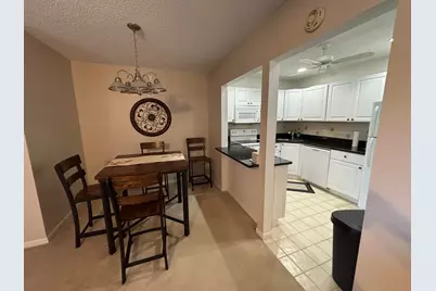 335 Knotty Pine Circle #D2, Greenacres, FL 33463 - Photo 5