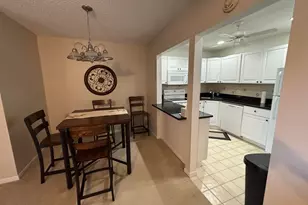 335 Knotty Pine Cir, Greenacres, FL 33463 - Photo 5