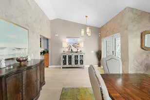 702 SE Adams Ct, Port Saint Lucie, FL 34984 - Photo 15