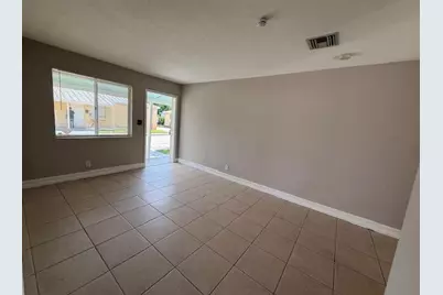 400 Metcalf Court #401, West Palm Beach, FL 33407 - Photo 9
