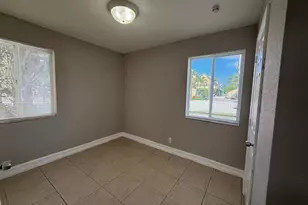 400 Metcalf Ct, West Palm Beach, FL 33407 - Photo 15