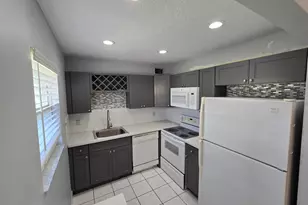 89 Saxony B, Delray Beach, FL 33446 - Photo 3