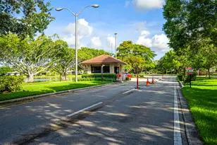 615 Club Dr, Palm Beach Gardens, FL 33418 - Photo 31