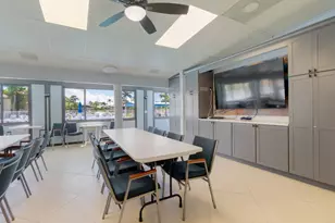 318 Pine Ridge Cir, Greenacres, FL 33463 - Photo 23