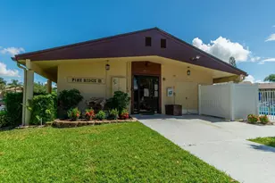 318 Pine Ridge Cir, Greenacres, FL 33463 - Photo 21